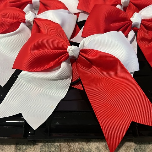 7 red and white bows - Picture 4 of 5